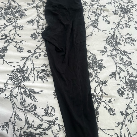 MNY Capri Leggings - Picture 2 of 4